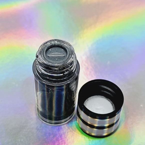 MAC Cosmetics Deep Blue Green Pigment Eyeshadow - Picture 6 of 6